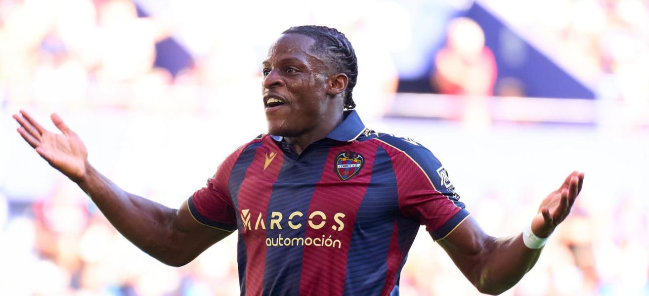 尔拥有埃永, 雷亚尔只能, 格买下了埃